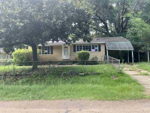 Property at 212 E Santa Clair St, Jackson, MS 39212